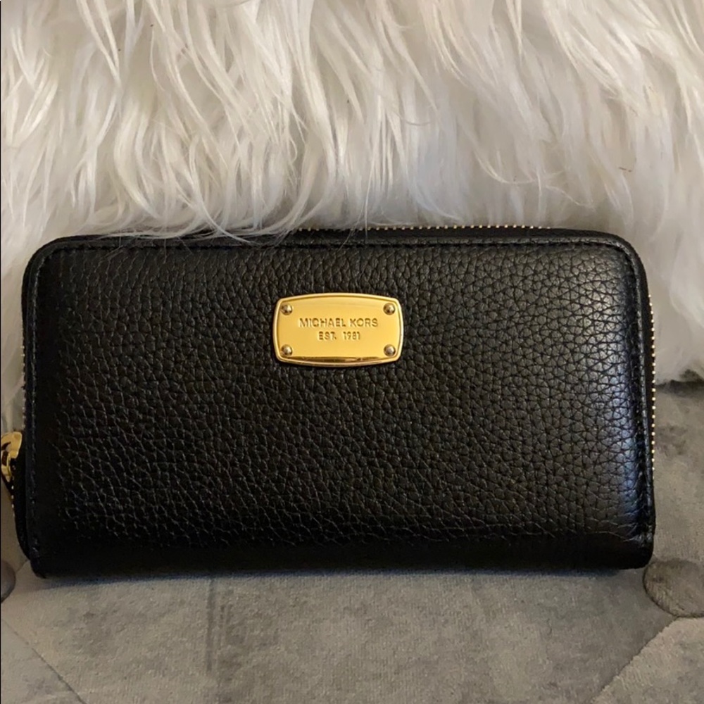 Black wallet